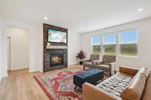 17904 Hinckley Ave, Lakeville, MN 55044 - Photo 8