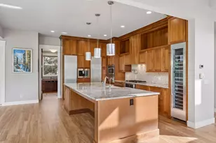2224 Portico Grn, Wayzata, MN 55391 - Photo 12