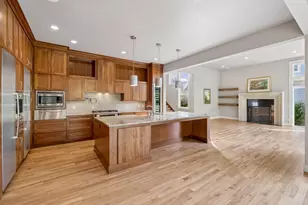 2224 Portico Grn, Wayzata, MN 55391 - Photo 10