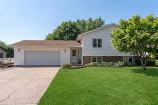 225 20th St NW, Owatonna, MN 55060 - Photo 2