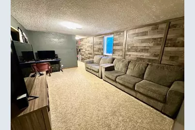 702 Champagne Avenue SW, Red Lake Falls, MN 56750 - Photo 10