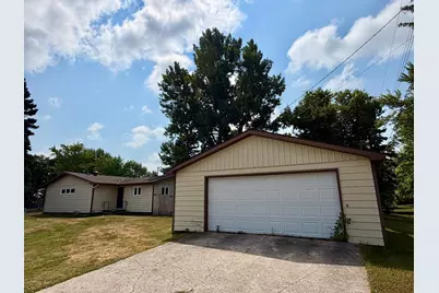 702 Champagne Avenue SW, Red Lake Falls, MN 56750 - Photo 4