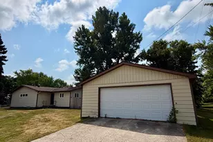 702 Champagne Ave SW, Red Lake Falls, MN 56750 - Photo 4