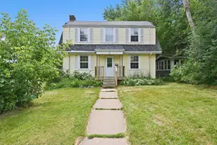 611 Lincoln Pkwy, Duluth, MN 55806 - Photo 1