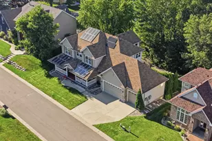 655 Lexie Ct, Eagan, MN 55123 - Photo 44