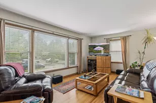 2245 Highland Pkwy, Saint Paul, MN 55116 - Photo 2