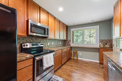 18450 Creeks Bend Drive, Minnetonka, MN 55345 - Photo 14