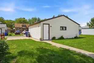 1353 Schletti St, Saint Paul, MN 55117 - Photo 22