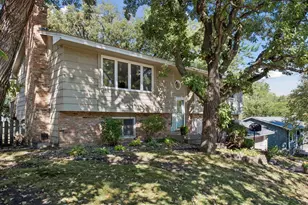 16015 Oak Shore Dr, Lakeville, MN 55044 - Photo 2