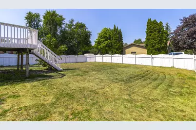 8200 Thomas Avenue N, Brooklyn Park, MN 55444 - Photo 12