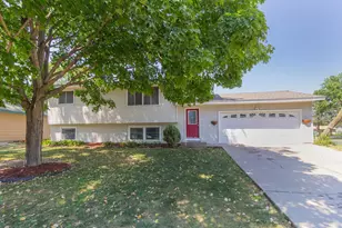 8200 Thomas Ave N, Brooklyn Park, MN 55444 - Photo 12