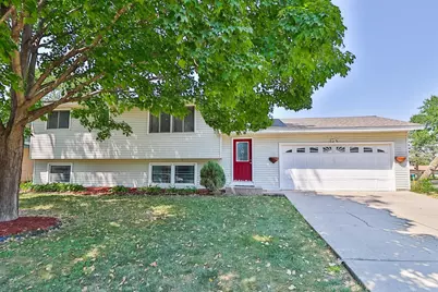 8200 Thomas Avenue N, Brooklyn Park, MN 55444 - Photo 2
