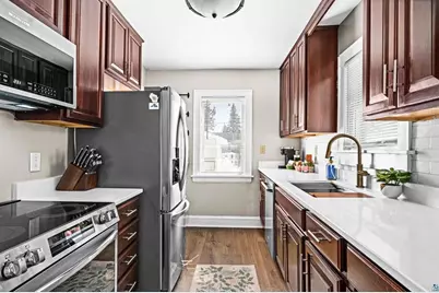 32 Laurel Avenue, Superior, WI 54880 - Photo 2