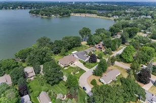 3205 Woodbridge St, Shoreview, MN 55126 - Photo 2