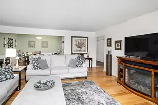 4380 Brookside Ct, Edina, MN 55436 - Photo 8