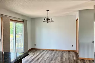 214 Athens Ave, Marshall, MN 56258 - Photo 4