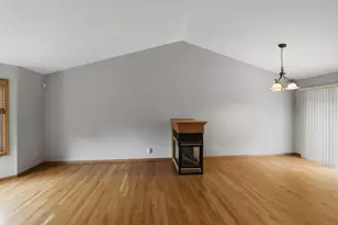 8182 Lori Ln, Woodbury, MN 55125 - Photo 6