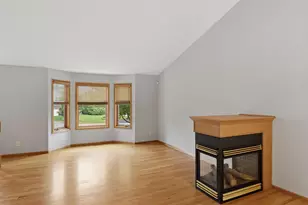 8182 Lori Ln, Woodbury, MN 55125 - Photo 2