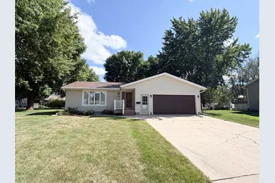 1523 Eckerson Drive, Worthington, MN 56187 - Photo 2