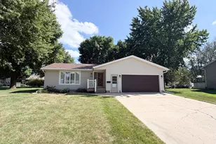 1523 Eckerson Dr, Worthington, MN 56187 - Photo 2