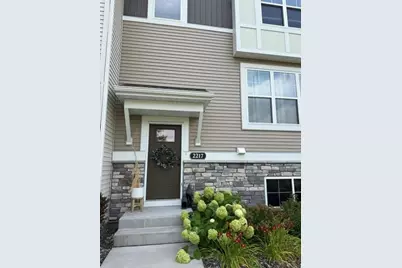 2217 Gateway Curve, North Saint Paul, MN 55109 - Photo 2
