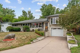 810 Oakwood Dr, New Brighton, MN 55112 - Photo 1