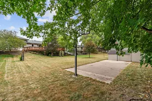 810 Oakwood Dr, New Brighton, MN 55112 - Photo 4