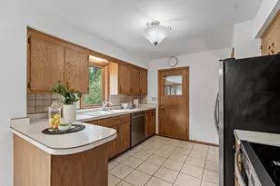 810 Oakwood Dr, New Brighton, MN 55112 - Photo 18