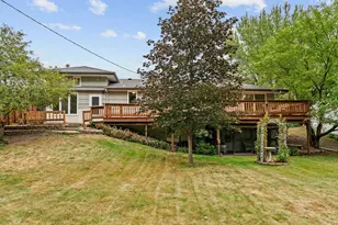 810 Oakwood Dr, New Brighton, MN 55112 - Photo 2