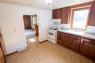 816 S Broadway St, Spring Valley, MN 55975 - Photo 6