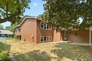 3231 Meadow Brook Ct, Vadnais Heights, MN 55127 - Photo 1