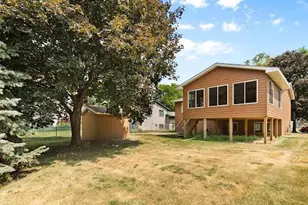 3231 Meadow Brook Ct, Vadnais Heights, MN 55127 - Photo 2
