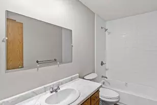 3231 Meadow Brook Ct, Vadnais Heights, MN 55127 - Photo 14