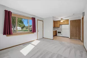 124 W 6th St, New Richmond, WI 54017 - Photo 6