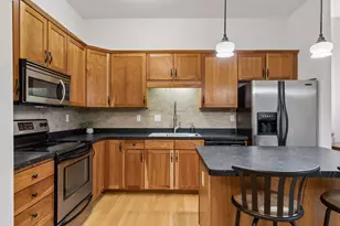 270 4th St E, Saint Paul, MN 55101 - Photo 6