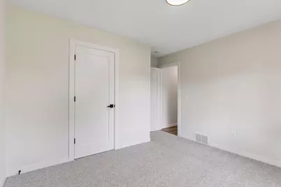 640 Grospoint Lane N, Oakdale, MN 55128 - Photo 20