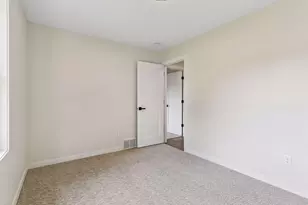 640 Grospoint Ln N, Oakdale, MN 55128 - Photo 18