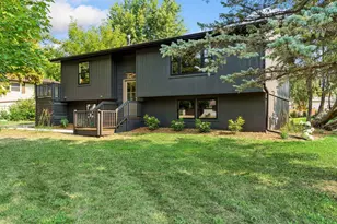 640 Grospoint Ln N, Oakdale, MN 55128 - Photo 32