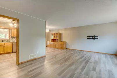 9707 Heath Avenue S, Cottage Grove, MN 55016 - Photo 4