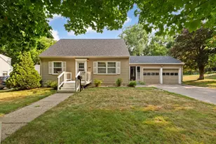 614 Lower Johnson Cir, Saint Peter, MN 56082 - Photo 1