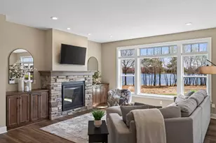 25415 Farmstead Ln, Wyoming, MN 55092 - Photo 2