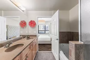 500 E Grant St, Minneapolis, MN 55404 - Photo 24