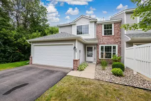 429 Wilderness Dr, Chaska, MN 55318 - Photo 2