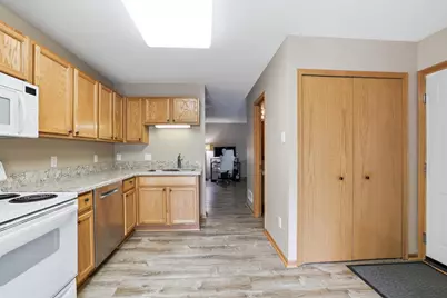 429 Wilderness Drive, Chaska, MN 55318 - Photo 6