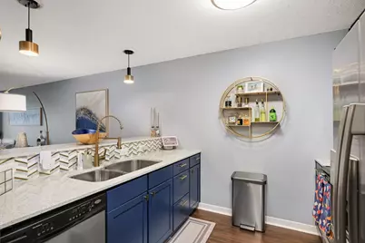 48 Groveland Terrace #B206, Minneapolis, MN 55403 - Photo 8