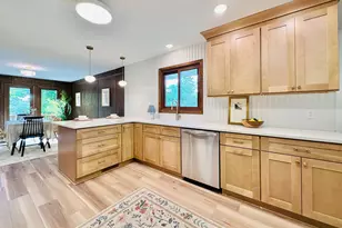 1915 Twin Cir Dr, Mendota Heights, MN 55118 - Photo 8
