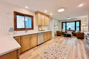 1915 Twin Cir Dr, Mendota Heights, MN 55118 - Photo 18