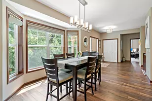 15305 Stonewood Ct, Burnsville, MN 55306 - Photo 8
