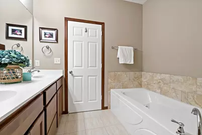15305 Stonewood Court, Burnsville, MN 55306 - Photo 20