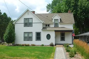1426 5th St S, Stillwater, MN 55082 - Photo 2